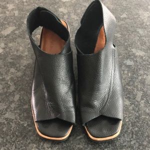 Women’s L’amourDesPieds size 8